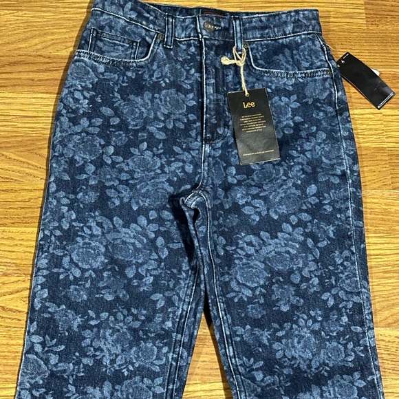 Sz 27 Lee Jeans Floral Flare High Rise NWT - Picture 2 of 2